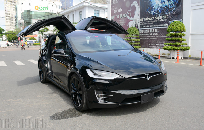 tesla-model-x-p100d-ve-tphcm_thanhnien-3_IWUI.jpg