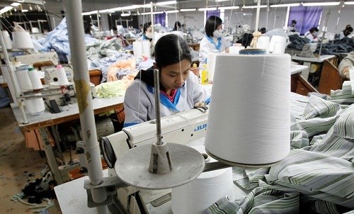 worker-vietnam_reuters_500_wmrk.jpg