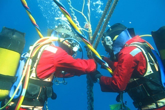 vna_APG_submarine_cable.jpg