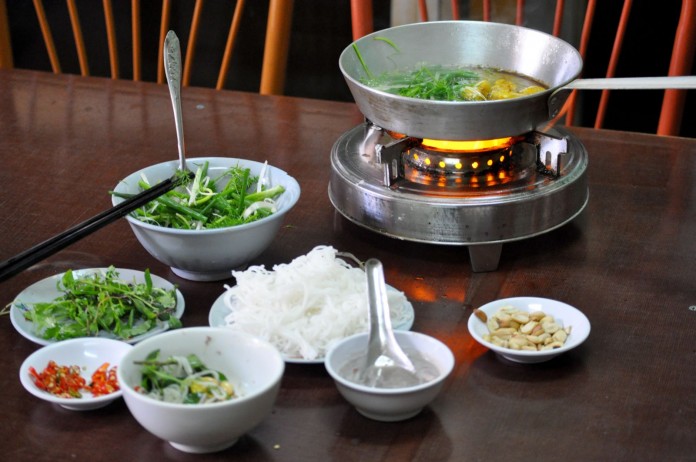 Cha-Ca-La-Vong-the-authentic-food-of-Hanoi-696x462.jpg