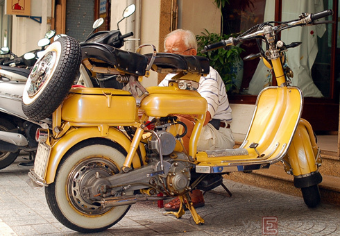 lambretta-150d1-1355209198-500x0_1489767708_VnEx.jpg