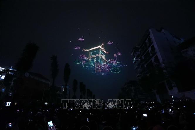 vna_potal_drone_light_show_welcomes_year_of_dragon_stand (3).jpg