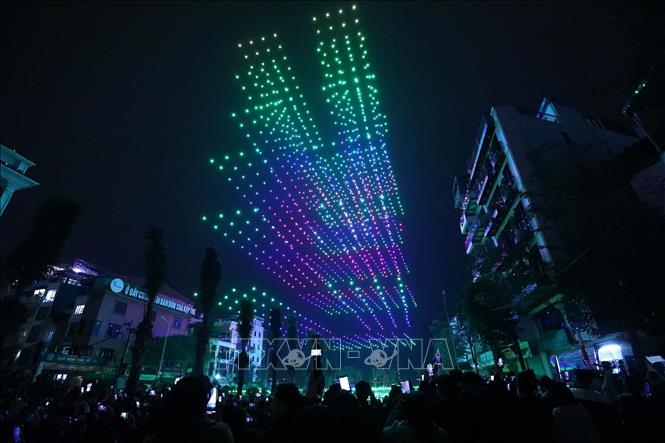 vna_potal_drone_light_show_welcomes_year_of_dragon_stand (2).jpg