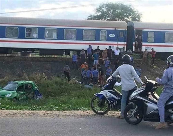 train-car-collision-kills-two-injures-three-in-quang-ngai.jpg